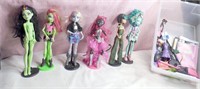 6 Bratz Monster High Dolls on Stands & Accessories