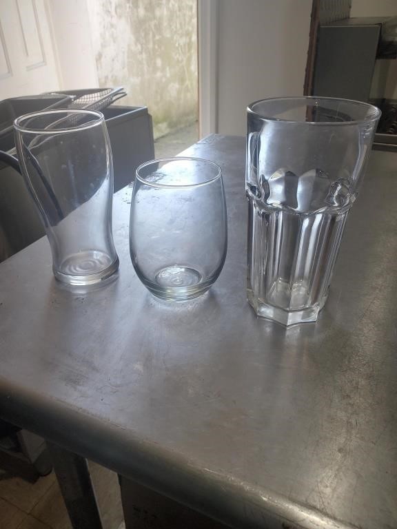 LOT ASSORTED WATER / SODA GLASSES