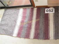 5' 3" BY 32" WOVEN RUG