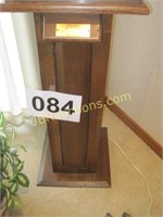 REMINGTON WOOD WITH BRASS PLATE STAND