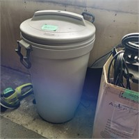 G605 Garbage can