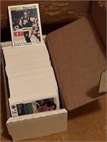 Box w/HUNDREDS of O-Pee-Chee Hockey Cards incl