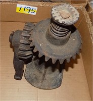 ANTIQUE  CRANK SCREW JACK