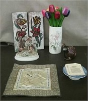 Box-Wooden Tulips, Painted Tiles, Hydrangea