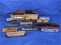 HO Train Cars, Tanker & Gondola Have Boxes,