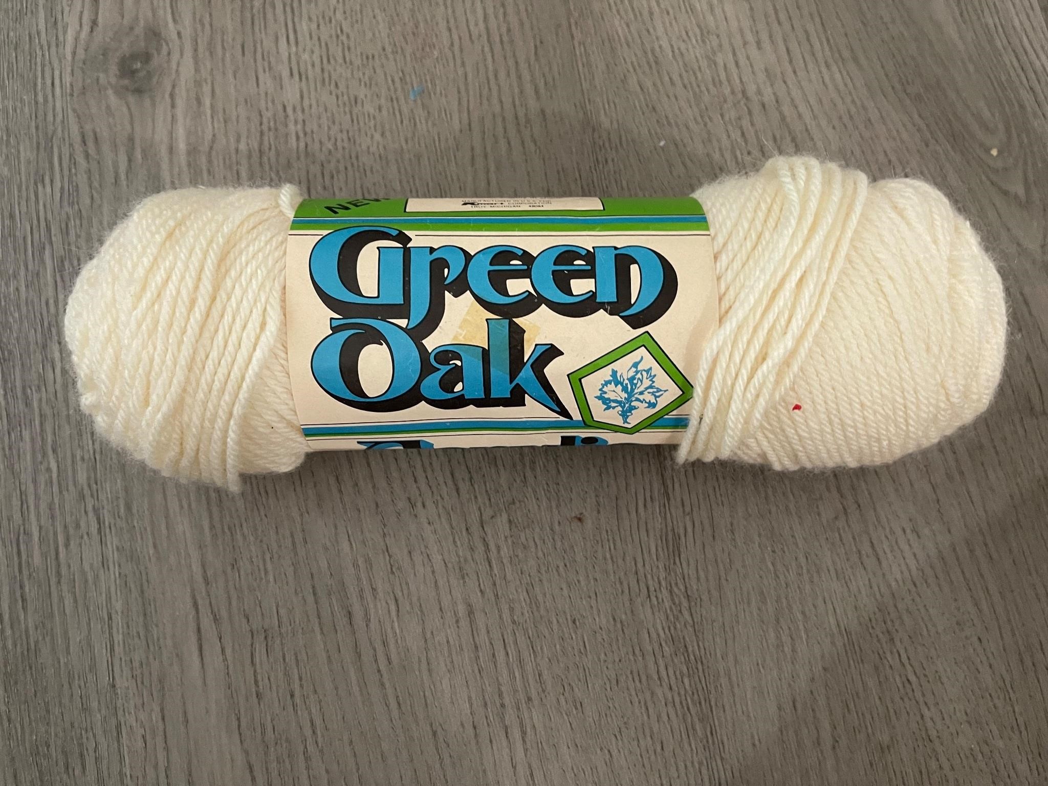 Vintage Green Oak Off White Yarn