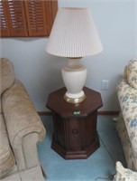 One door stand with table lamp