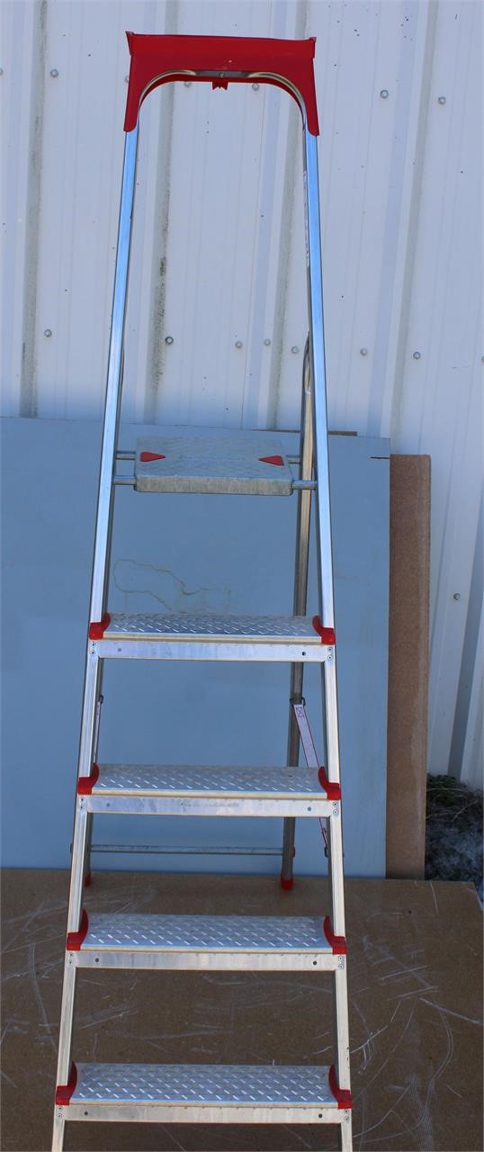 Leifheit 650 Aluminum Ladder