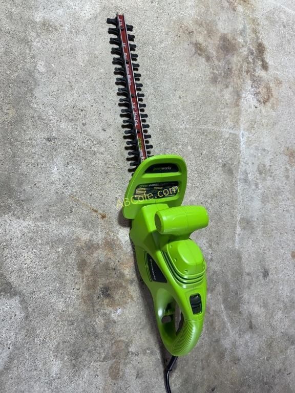 Greenworks electric 18" hedge trimmer