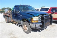 2000 FORD F-350 4 x 4, V10 ENGINE, BALE BED