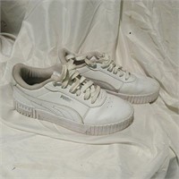 PUMA WHITE SNEAKERS SIZE US 7.5