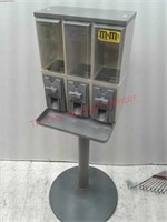 Vendstar 3000 candy vending machine takes
