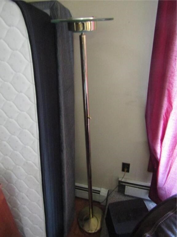 FLOOR LAMP