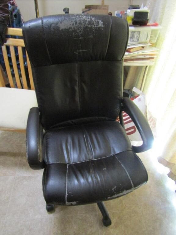 OFFICE CHAIR