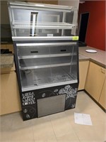 REFRIGERATED  DISPLAY CASE