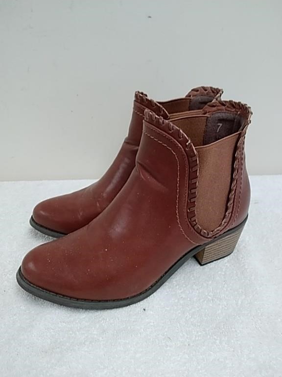 Women's brown leather slip-on boots size 7