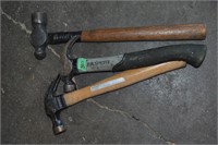 2 claw hammers, 1 hammer