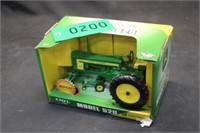 JD 520 Tractor Set