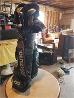 GOLF BAG WITH 17 CLUBS