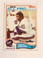 1982 TOPPS FOOTBALL CARD LAWRENCE TAYLOR ROOKIE