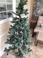 6 foot pre-lit Christmas tree