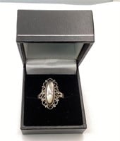 Silver ring w/stones-3.10 grams