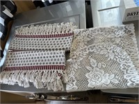 2 floor rugs and table runner