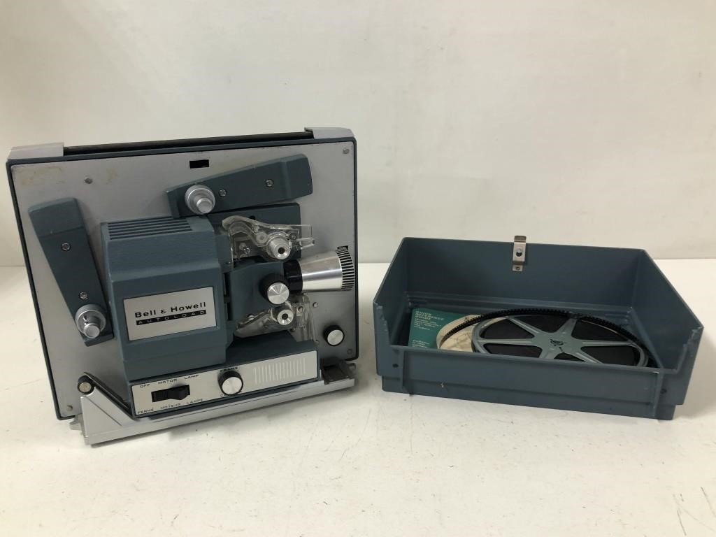 VINTAGE BELL & HOWELL AUTOLOAD PROJECTOR