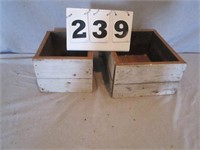 Lot of 2 white wooden boxes