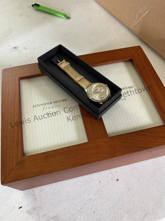 Photo frame box/jewelry comes with ladies watch