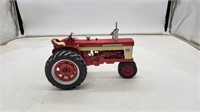 Farmall 560 Diesel Tractor 1/16