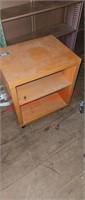 Wood Side Table (connex 1)