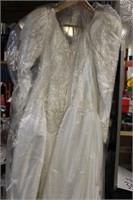 Vintage Wedding Dress With Veil