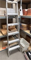 6' ALUMINUM LADDER