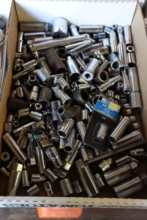 BOX OF ASSORTED SOCKETS