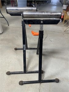 Pair of Matrix roller stands - missing a foot