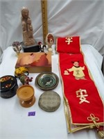 Assorted decor & figures as shown