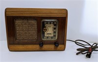 RCA Victor AM Radio Wood Case Made in Canada