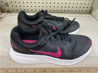 Nike size 7 1/2