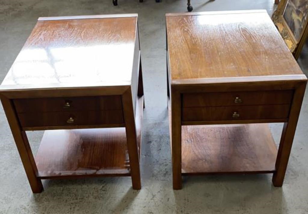 Pair of 28x22x20in Sklar Pepper bedsides NO