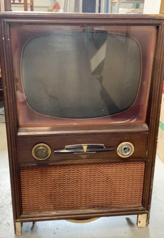 37x23x24in Antique 1950 GE Television NO Shipping