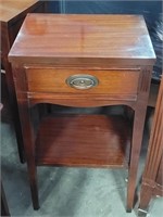 Hipplewhite Style - One Drawer End Table