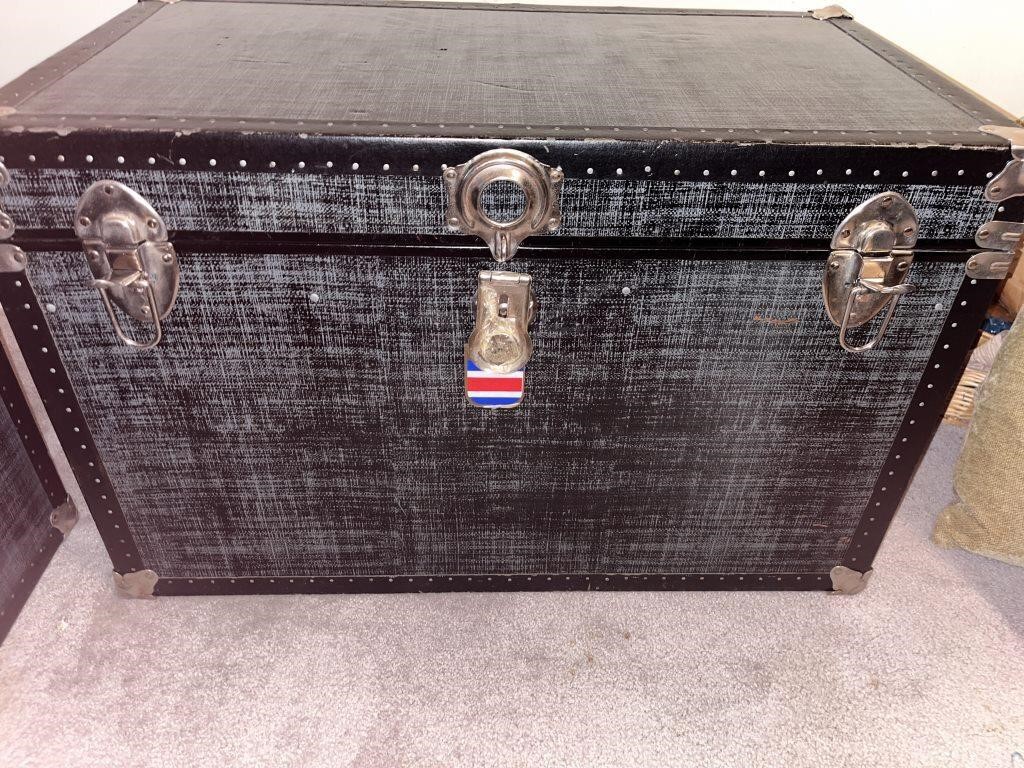 Large Storage Trunk with Tray - see photos. Last