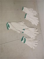4 Paires de gants neufs