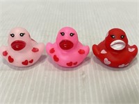 Cute valentines rubber duckies with cards