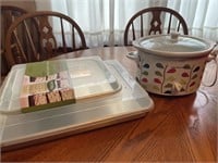Crockpot and kitchen containers with lids