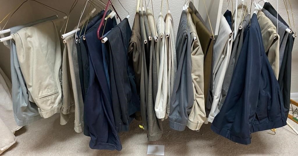 T - MIXED LOT OF MEN'S PANTS SIZE 44X30 (M38)