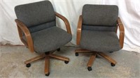2 Matching Office Chairs Z9C