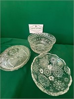 4 pc Lot 1 covered dish 2 bowls
