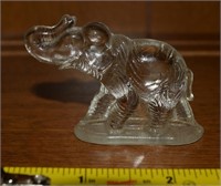 Vtg LE Smith Clear Glass Elephant Figurine 2 5/8"